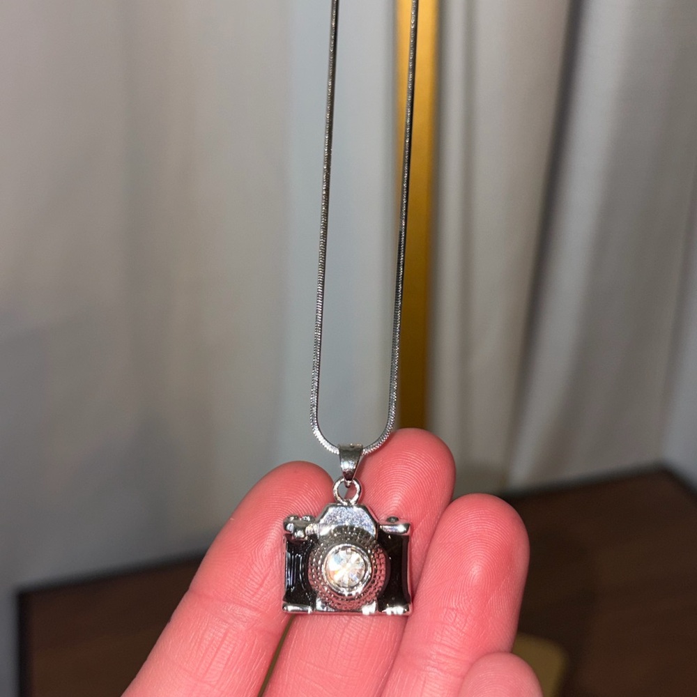 Silver Camera Pendant Necklace